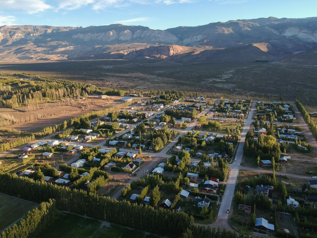 Готель Rio Tarde Casa Patagonica Lago Posadas Екстер'єр фото